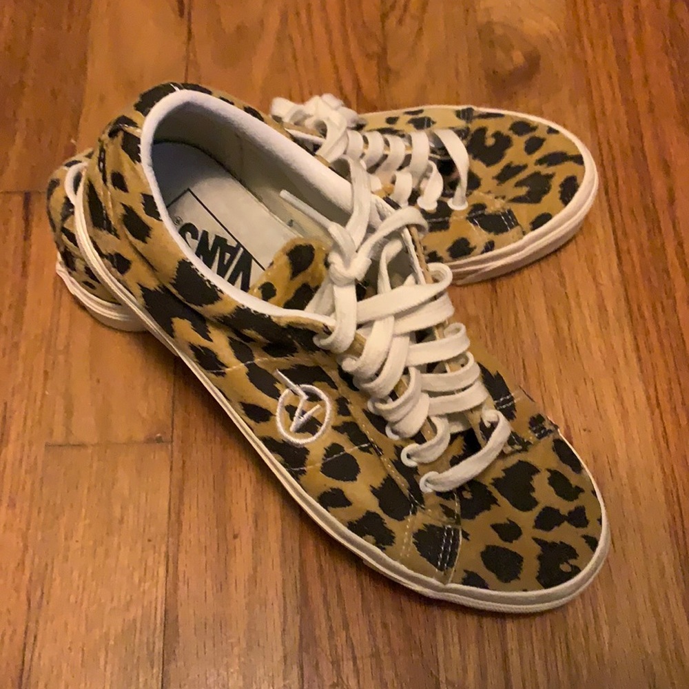Women’s size 9 Vans